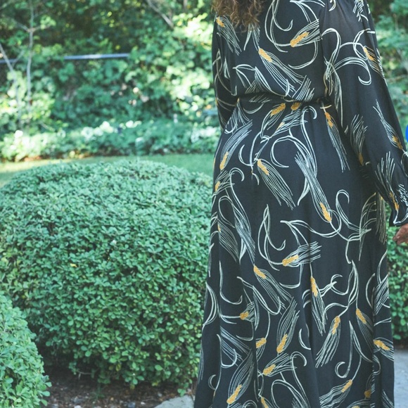 NWT The O’Dells Sofia button front maxi dress with matching belt, size 3X - Picture 6 of 12